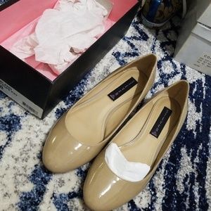 Steven by Steve Madden taupe beige patent flats